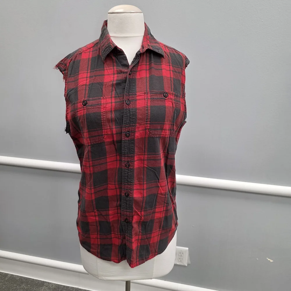 American Eagle Outfitters Red and Black Plaid Sleeveless Shirt - Picture 1 of 7